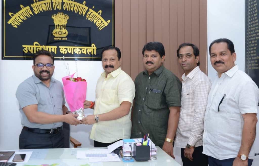 कणकवली नगराध्यक्षांनी केले नवनिर्वाचित प्रांताधिकारी जगदीश कातकर यांचे स्वागत