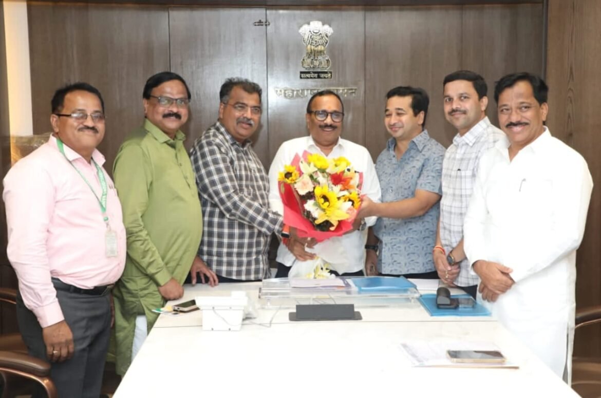 सिंधुदुर्गातील ७५६४ शेतकऱ्यांना खावटी कर्जमाफीचा लाभ. सन २०१६मध्ये पात्र ठरलेल्या या कर्जदार शेतकऱ्यांना १२कोटी ७४ लाख ८६ हजार मिळणार