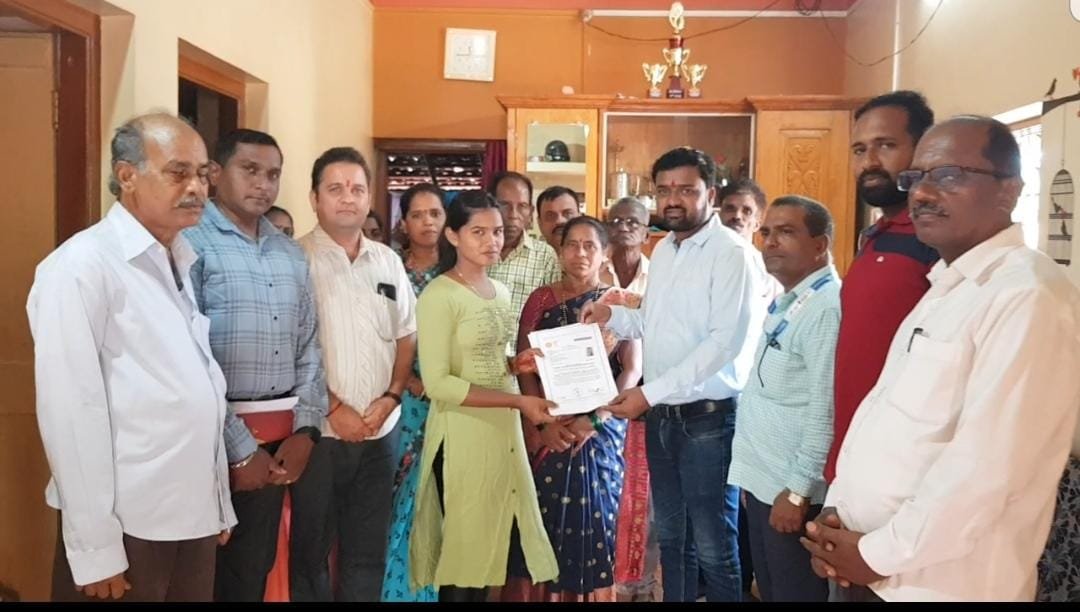 मळेवाड मध्ये प्रशासन आपल्या दारी अभियानांतर्गत उपक्रम
