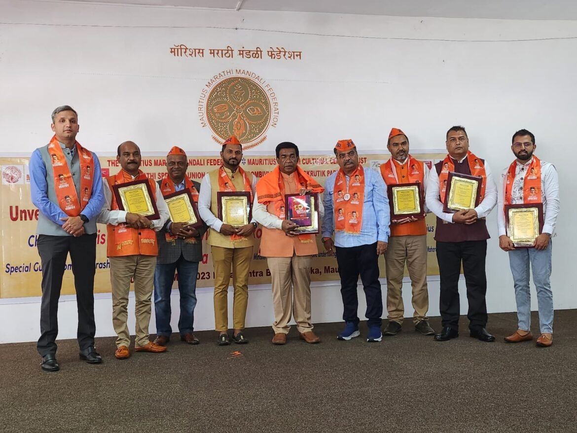 स्वातंत्र्यवीर सावरकर म्हणजे मानवरूपी कल्पवृक्ष मंत्री रविंद्र चव्हाण यांच्या हस्ते मॉरिशस मधील सावरकर यांच्या अर्धाकृती पुतळ्याचे अनावरण