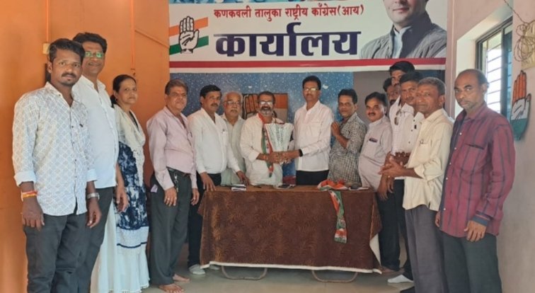 शिवसेना शिंदे गटाचे सोशल मीडिया जिल्हाप्रमुख महेश तेली यांचा पुन्हा काँग्रेसमध्ये प्रवेश