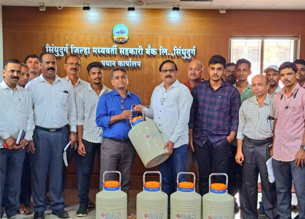 जिल्हा बँक गोपाळ सेवा दाता कृत्रिम रेतन सेवकांच्या मदतीने संकरित दुधाळ जनावरांच्या संख्येत वाढ करणार, अतुल काळसेकर