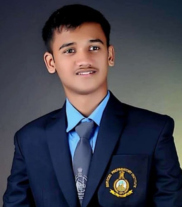 न्यू इंग्लिश स्कूल फोंडाघाटच्या सुयश डाफळेची भारतीय सैन्य दलातील लेफ्टनंट पदी निवड