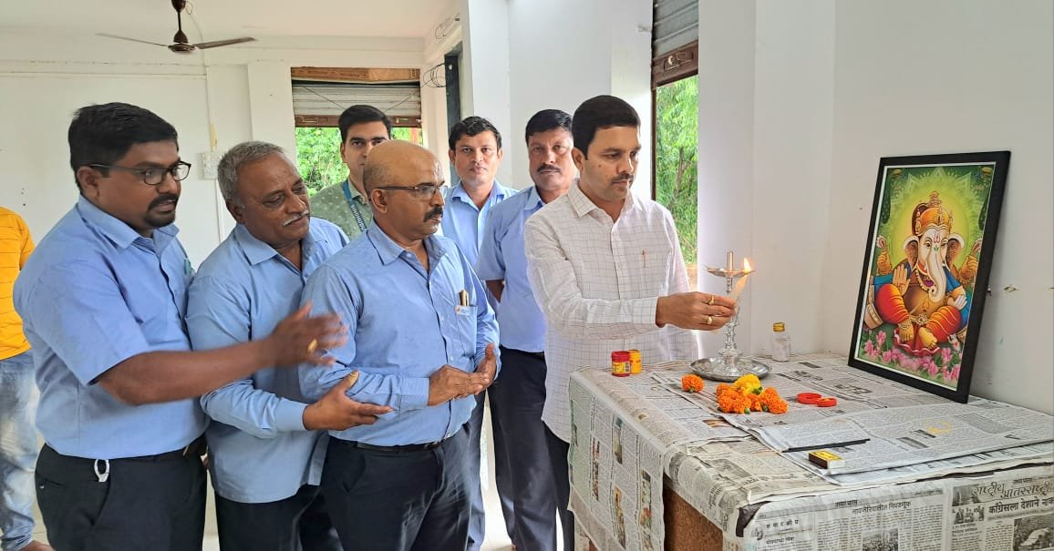 ओरोस येथील गोकुळ कोकण विभागीय कार्यालयाचे मनीष दळवी दळवी यांच्या हस्ते उद्घाटन