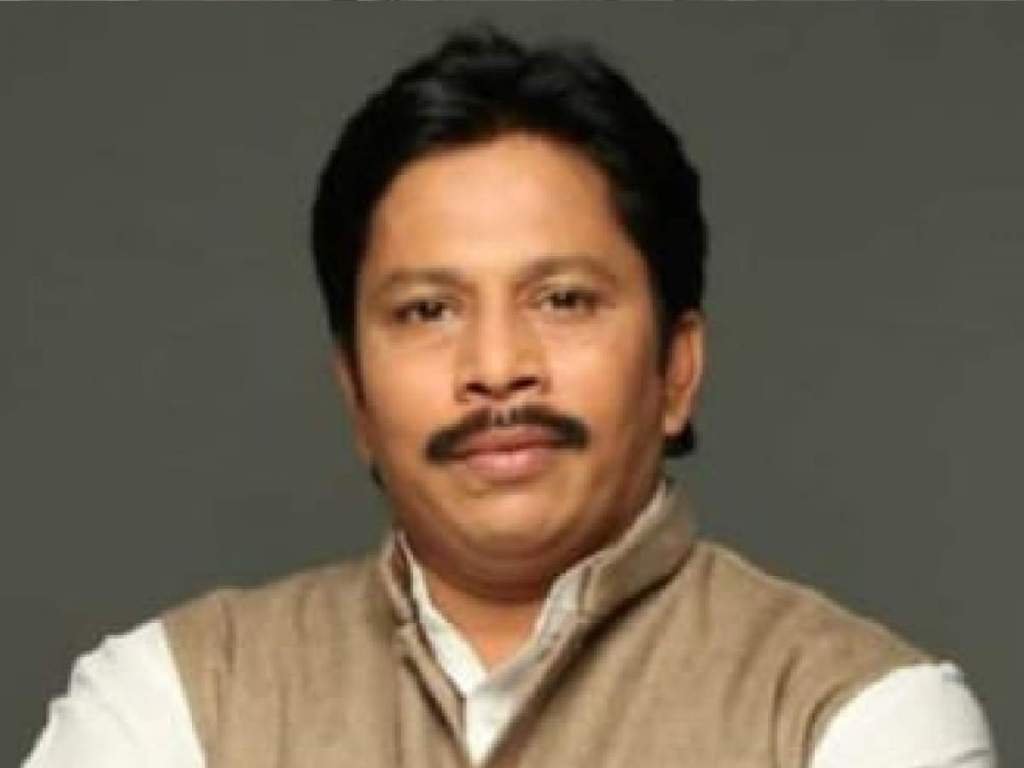 संदेश पारकर यांच्या वाढदिवसानिमित्त विविध कार्यक्रमांचे आयोजन