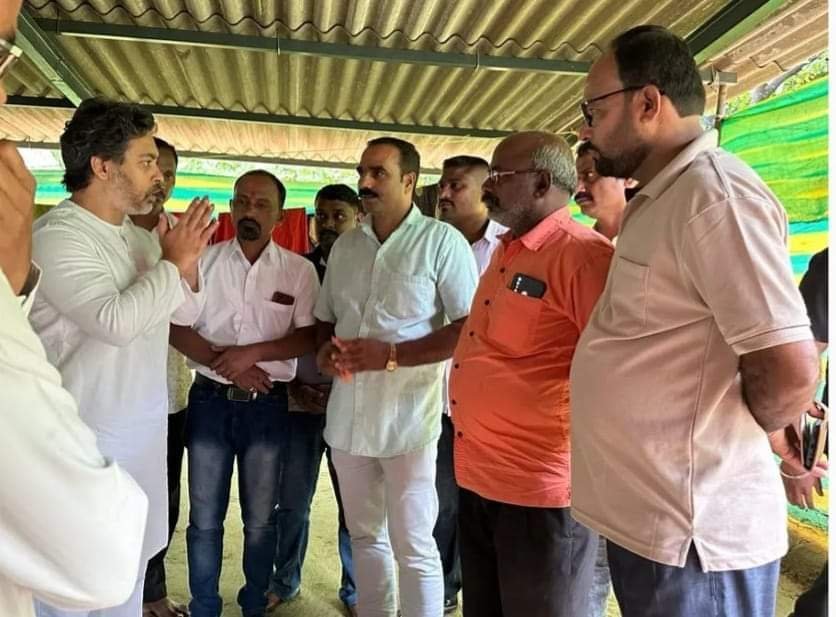 चाफेली येथील कॅन्सरग्रस्त सिताराम परब यांना भाजपा नेते निलेश राणे यांच्याकडून अर्थसहाय्य