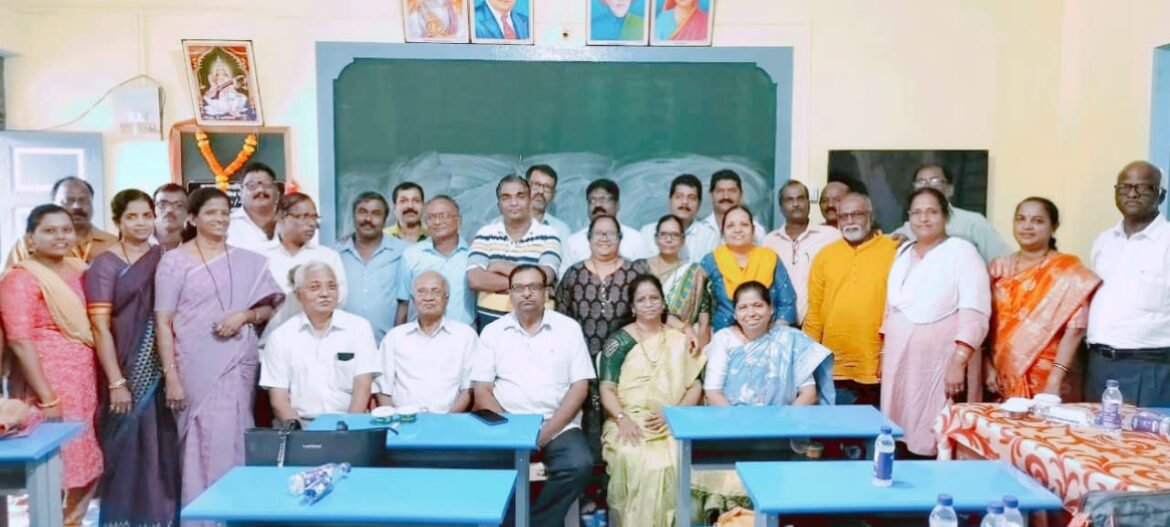 कासार्डेच्या माजी विद्यार्थ्यानी केलेल्या डिजीटल वर्गाचा हस्तातंरण सोहळा दिमाखात