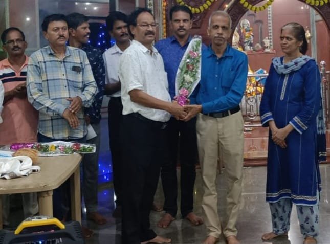 डॉ दुर्भाटकर यांचा मळेवाड येथे सत्कार