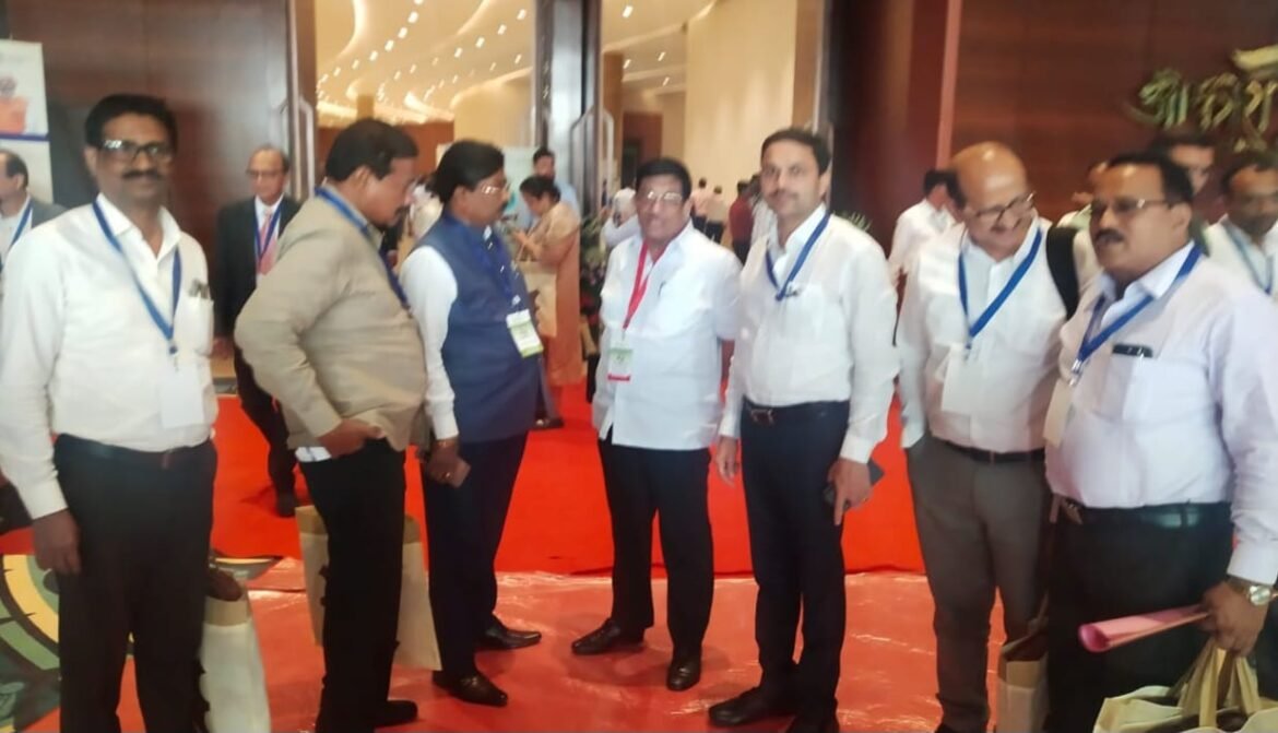 दिल्लीतील नाबार्ड ४२ व्या वर्धापन दिन सोहळ्यास जिल्हा बँक अध्यक्ष मनीष दळवी यांची उपस्थिती