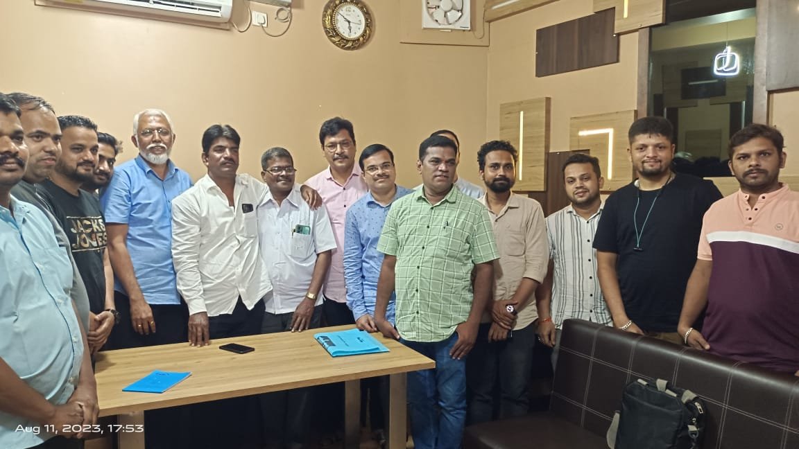 आ. नितेश राणेंच्या माध्यमातून आम्हा स्थानिक व्यापाऱ्यांना मिळाला न्याय.
