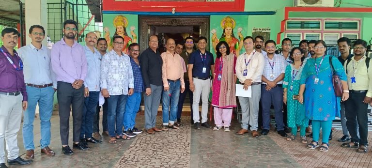 एसबीआय बँकेत व्यापाऱ्यांना सन्मानाची वागणूक मिळावी, कर्मचाऱ्यांकडून दिली जाणारी हिन वागणुक थांबवा..