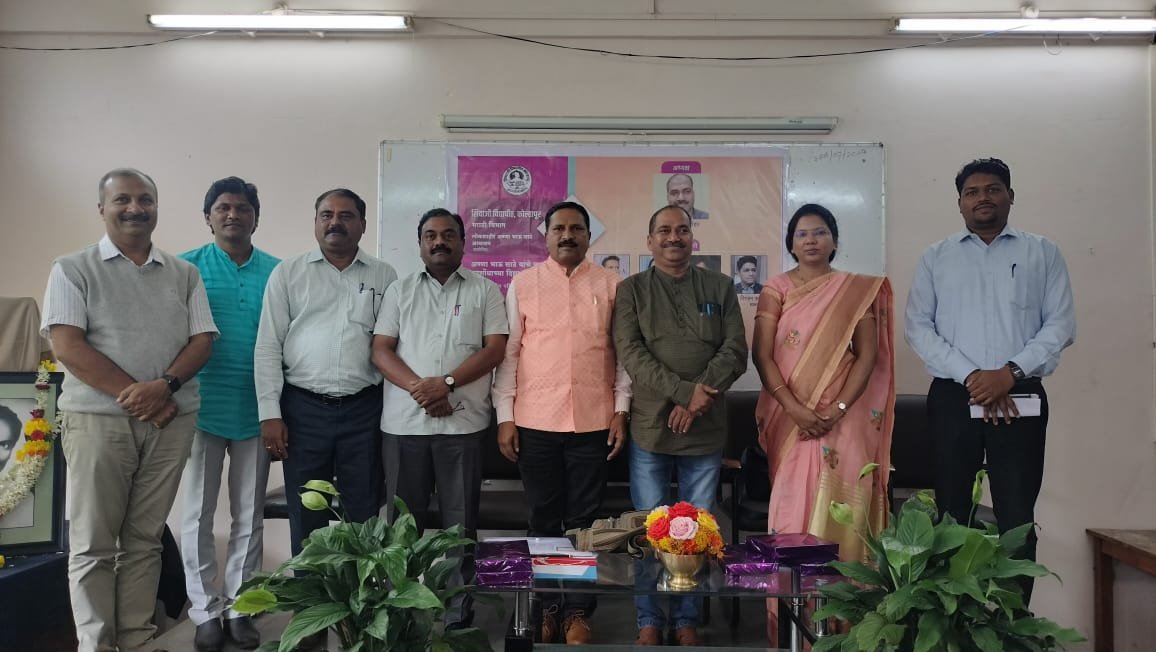 अण्णा भाऊ साठे यांना एका जातीत बांधू नका