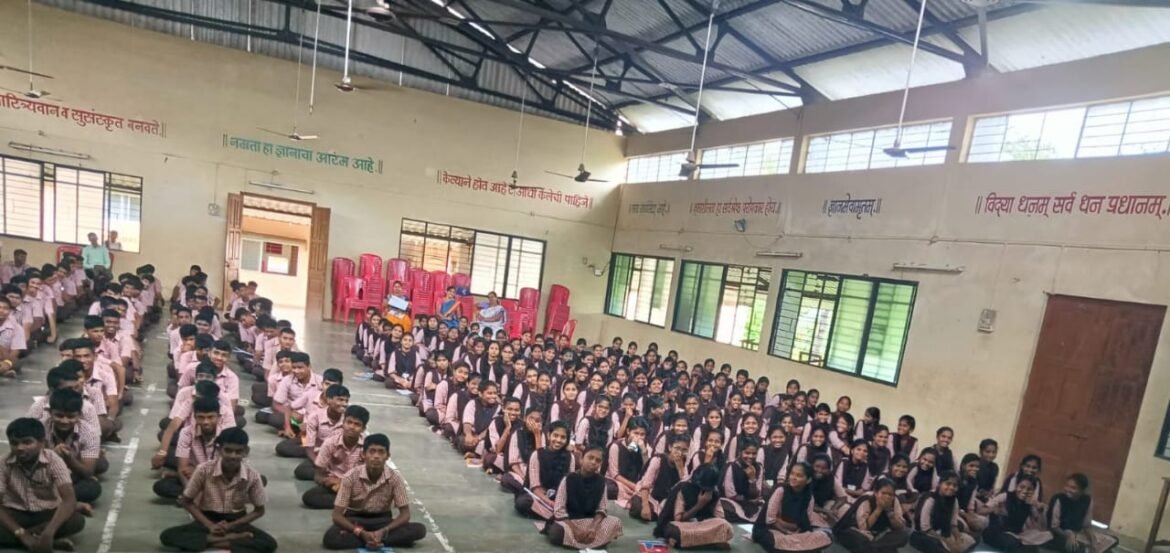 माध्यमिक विद्यामंदिर कनेडी हायस्कूल मध्ये स्वामी विज्ञानानंद प्रेरित मनशक्ती प्रयोग व संशोधन उपक्रम उत्साहात साजरा