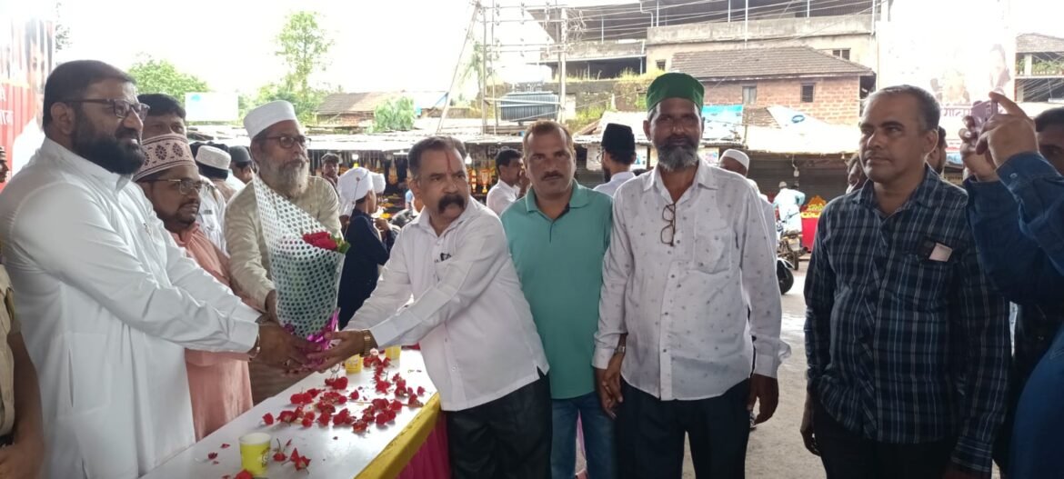सामाजिक कार्यकर्ते राजेंद्र मनोहर पेडणेकर यांनी मुस्लिम बांधवांना “ईद ए मिलाद ऊन नबी” च्या दिल्या शुभेच्छा