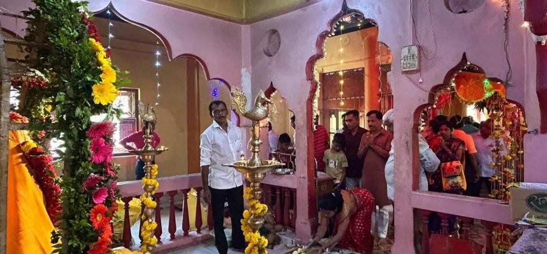माजगाव येथील सातेरी देवीचे राजन तेलींनी घेतले दर्शन….*  *सावंतवाडी ः प्रतिनिधी