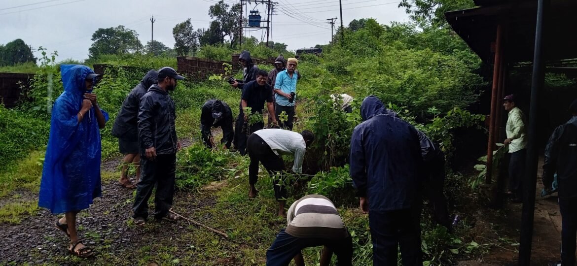 आदरणीय डॉ.श्री.नानासाहेब धर्माधिकारी प्रतिष्ठान, रेवदंडा यांच्या वतीने गांधी जयंती निमित्त स्वच्छता अभियान मोहीम