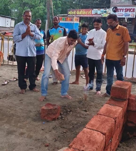 नवरात्रोत्सव मंडप उभारणीचा प्रमोदशेठ मसुरकर यांच्या हस्ते  शुभारंभ