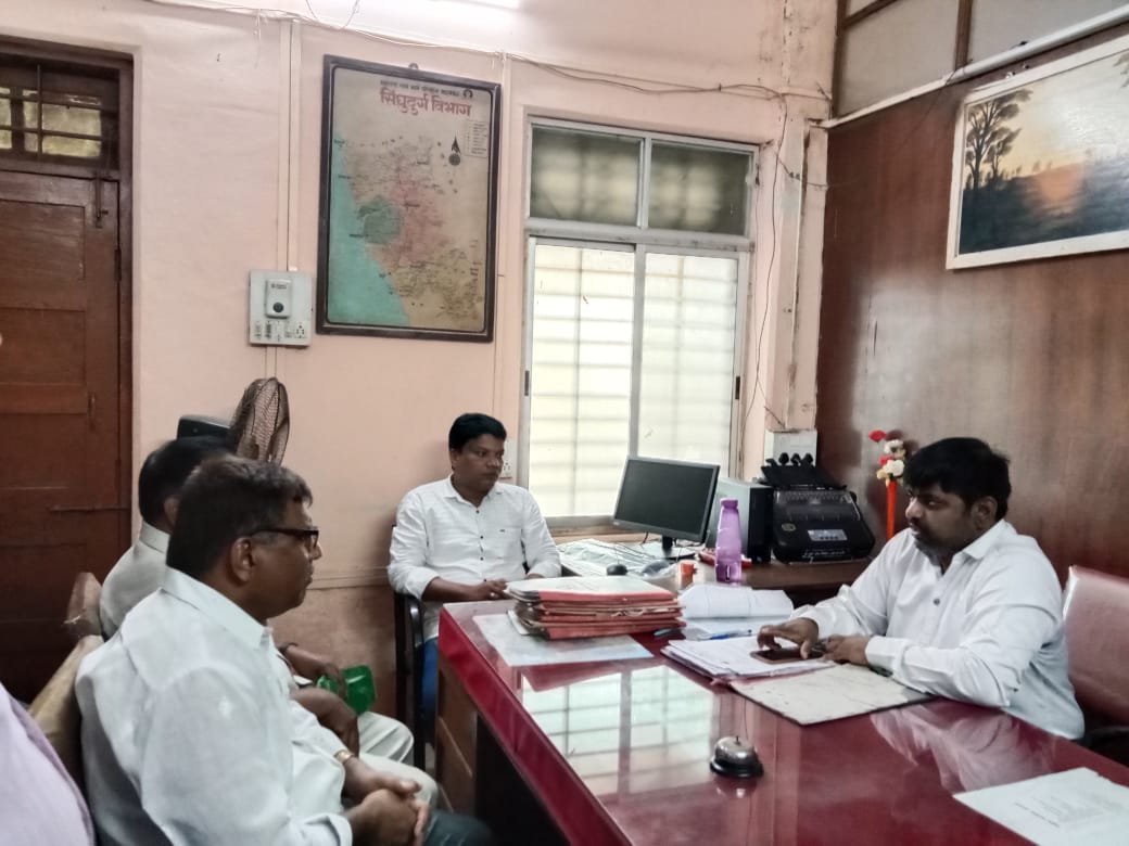 कणकवली -कळसुली मार्गावरील शालेय बस फेरी रद्द केल्यास अधिकाऱ्यांची गय केली जाणार नाही – आमदार नितेश राणे