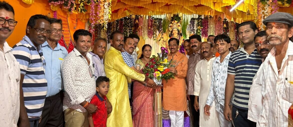 मातोश्री कला क्रीडा मंडळ , दाभोलीनाका नवदुर्गेचे भाजपा नेते , माजी आमदार राजन तेली यांच्या हस्ते सपत्नीक पुजन