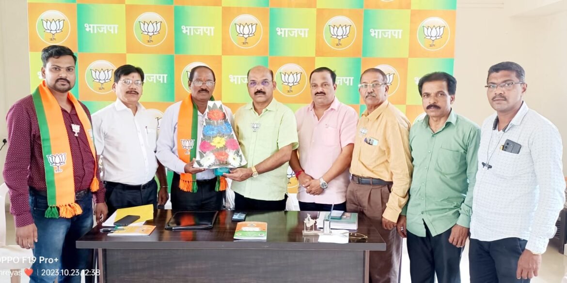 भाजपा कामगार मोर्चा कोकण विभाग अध्यक्ष लिलाधर भडकमकर यांची सिंधुदुर्ग भाजपा जिल्हा कार्यालयाला भेट