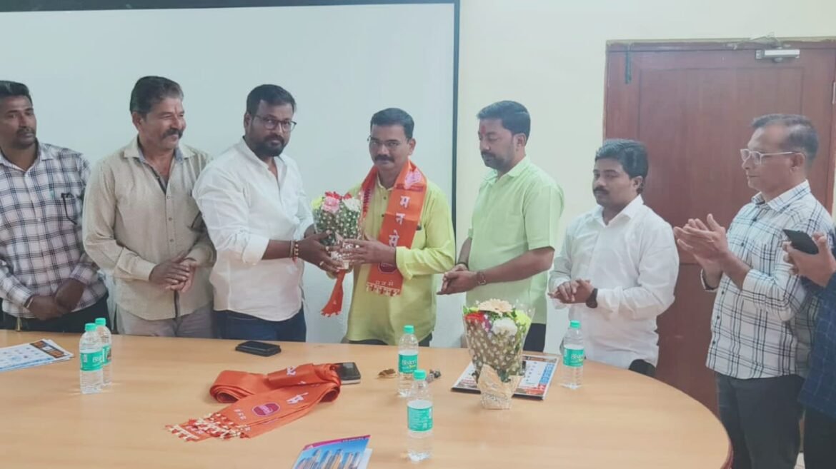 उबाठा गटाचे विभागप्रमुख अतुल दळवीचा मनसेत प्रवेश