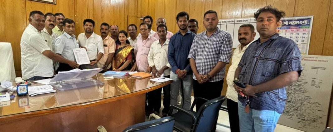 प्रजासत्ताक दिनी महावितरणच्या अन्यायी कारभाराच्या विरोधातवीज ग्राहक संघटनेचे उपोषण
