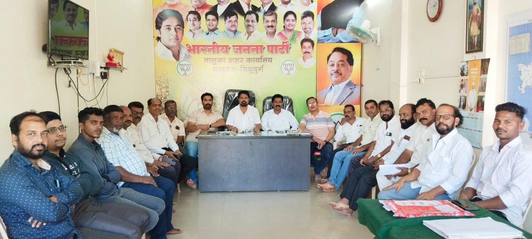 निलेश राणे लोकसभेचे उमेदवार अश्या वावड्या उठवून स्वतःची पोळी भाजून घेण्याचा प्रयत्न कोणीही करू नये