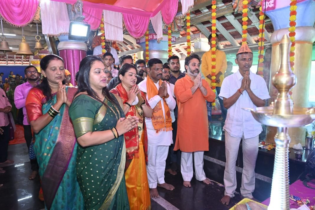 पावशी ग्रामस्थांच्या वतीने श्री देवी सातेरी मंदिरात विविध धार्मिक कार्यक्रम