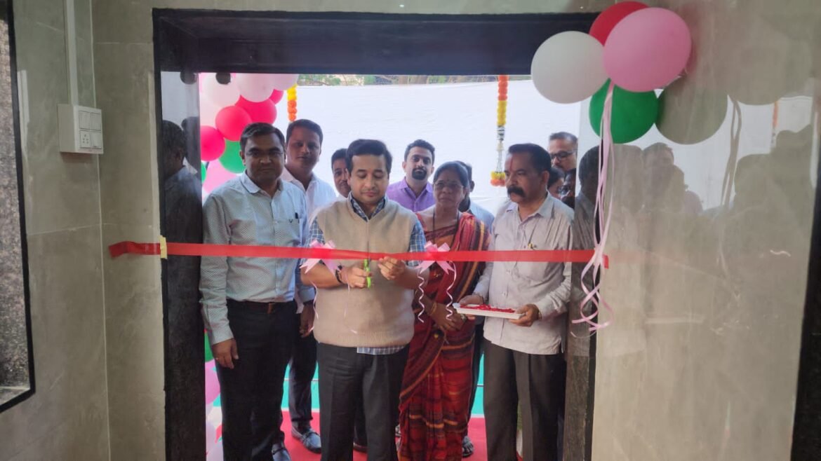 कणकवली शहरातील सुसज्ज शौचालयाच्या इमारतीचे आमदार नितेश राणे यांच्या हस्ते झाले लोकार्पण