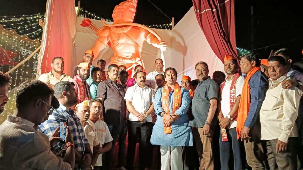 आम.नितेश राणे यांनी कणकवलीत उभारली १५ फूट उंचीची प्रभू श्री रामाची भव्य मूर्ती