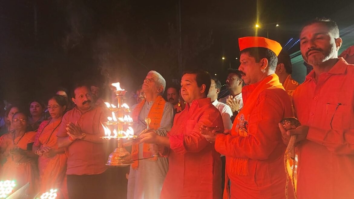 कणकवलीत आमदार नितेश राणे यांच्या प्रमुख उपस्थितीत झाली महाआरती