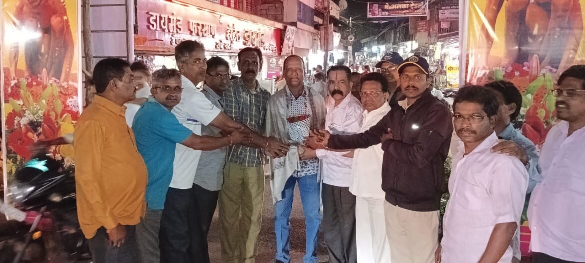 अप्पासाहेब पटवर्धन चौकात पोलीस दलातील निवृत्त A S I यांचा सन्मान