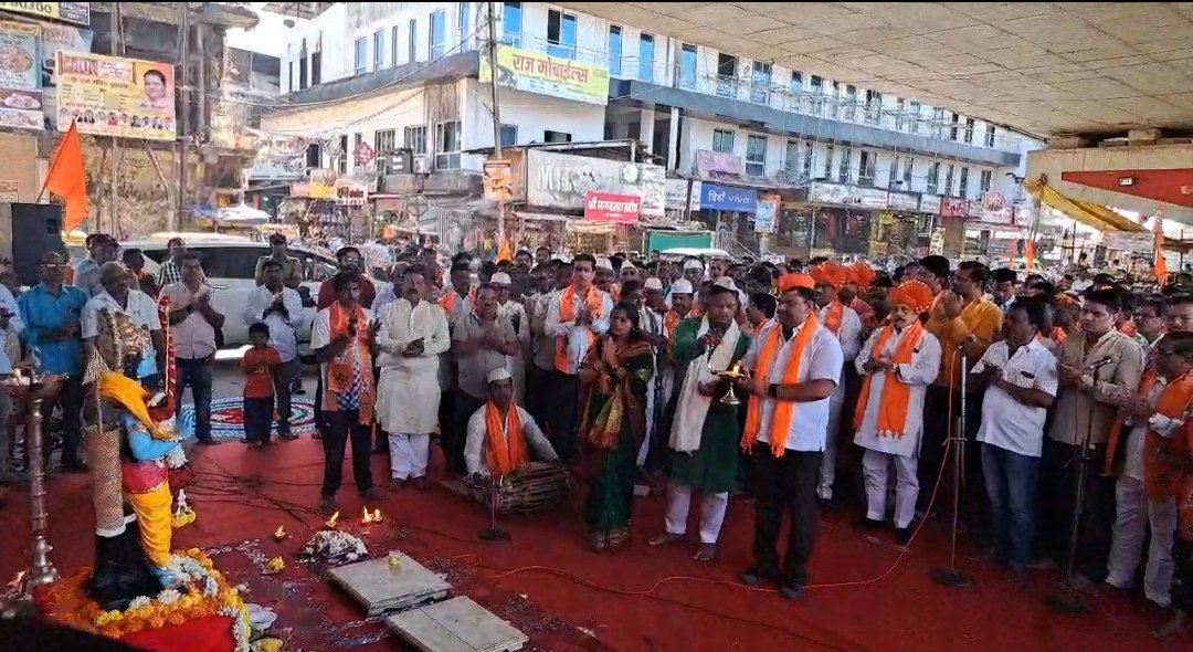 कणकवलीत शिवसेनेच्या वतीने जल्लोषात महाआरती