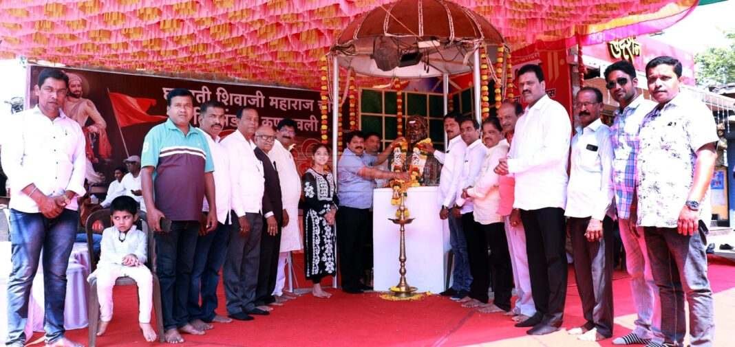 छत्रपती शिवाजी महाराज जयंती निमित्त राष्ट्रवादी काँग्रेस जिल्हाध्यक्ष अबिद नाईक यांनी केलं अभिवादन
