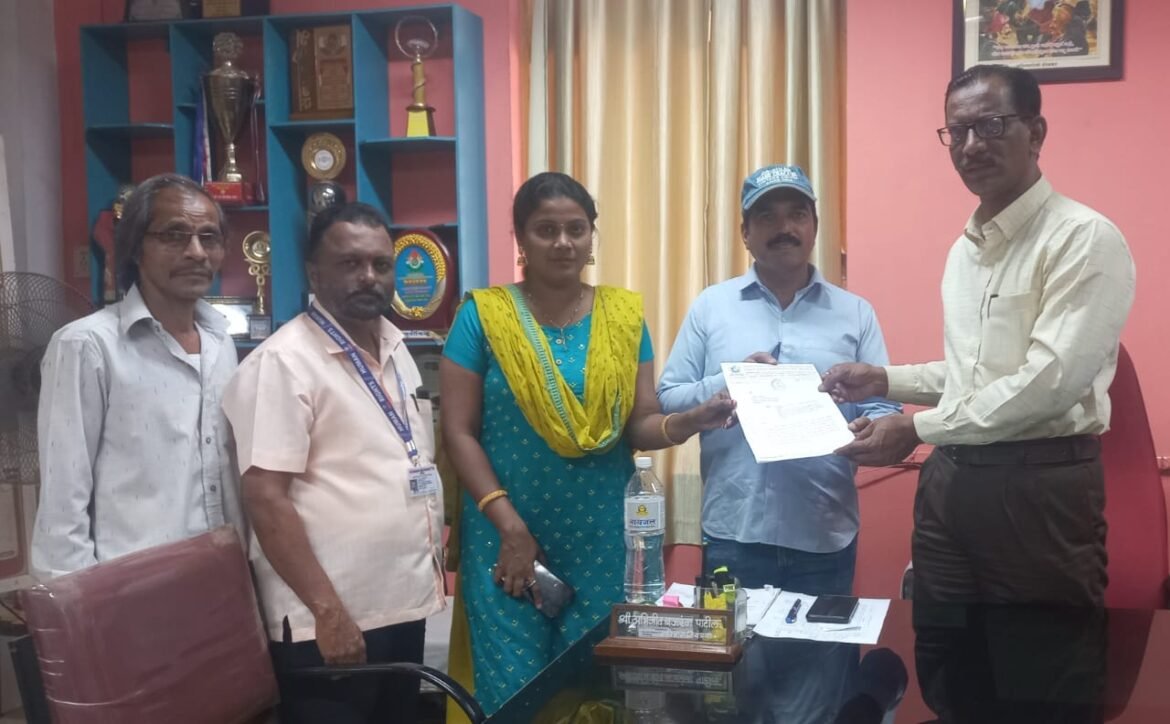 कणकवली बसस्थानक आवारातील रस्त्याचे डांबरीकरण करण्यात यावे