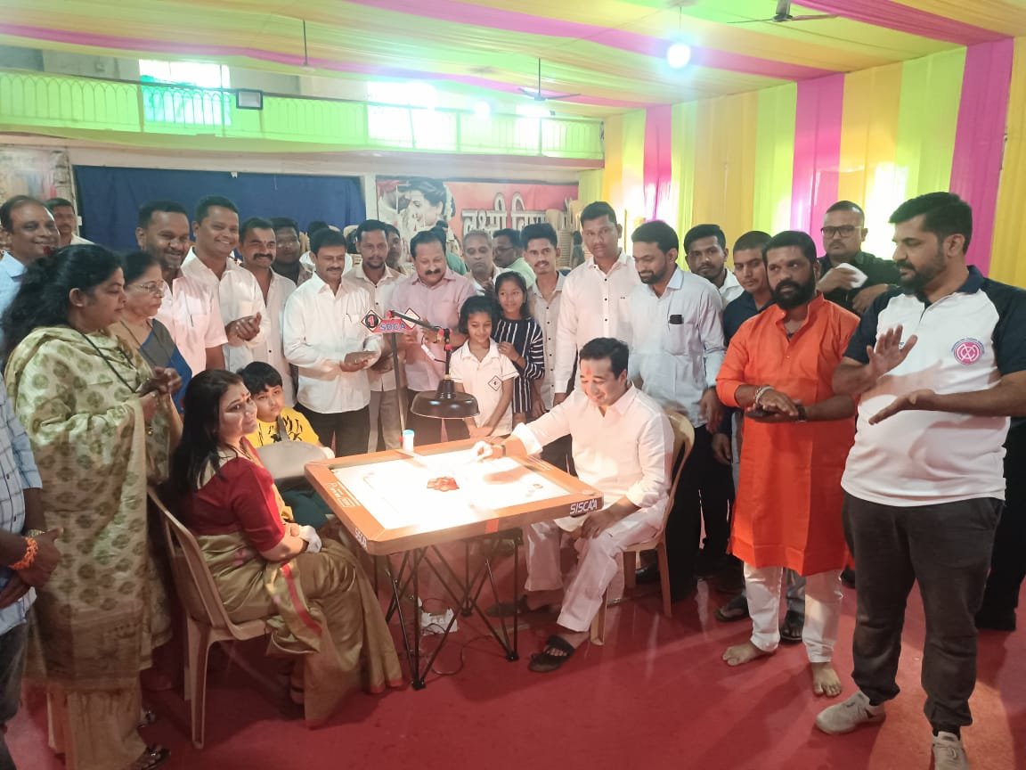 कणकवली मध्ये आमदार नितेश राणे यांच्या हस्ते नमो चषक कॅरम स्पर्धेचे उद्घाटन. भाजपा युवा मोर्चा मार्फत आयोजन.