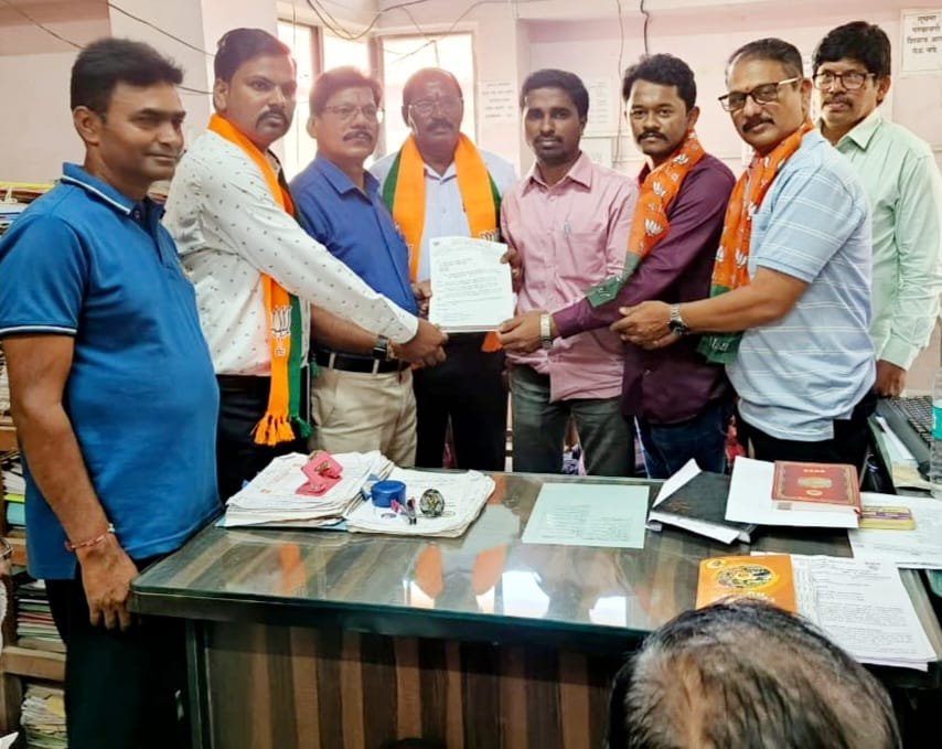 सिंधुदुर्ग जिल्ह्यातील नोंदीत बांधकाम कामगारांना निवडणूक आचारसंहीता लागण्यापुर्वी गृहोपयोगी भांड्यांचे वाटप करा , भाजपा कामगार मोर्चाची सरकारी कामगार अधिकाऱ्यांकडे मागणी