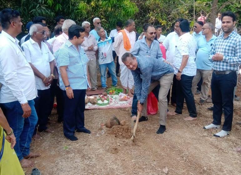 गांधीनगर कणकवली येथे धरणाचे आमदार नितेश राणे यांच्या हस्ते भूमिपूजन