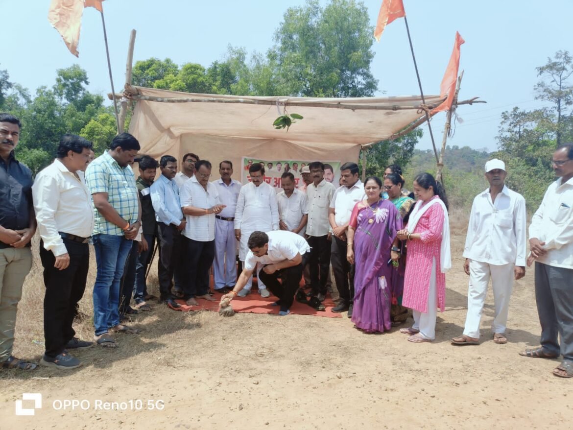 मुख्यमंत्री ग्रामसडकमधून आ. वैभव नाईक यांनी मंजूर केलेल्या १ कोटी ४८ लाखाच्या पेंडूर खरारेवाडी रस्त्याचे केले भूमिपूजन