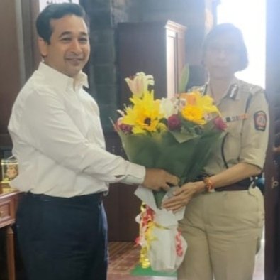 भाजपा आमदार नितेश राणे यांनी नूतन पोलीस महासंचालक रश्मी शुक्ला यांची सदिच्छा भेट घेऊन दिल्या शुभेच्छा