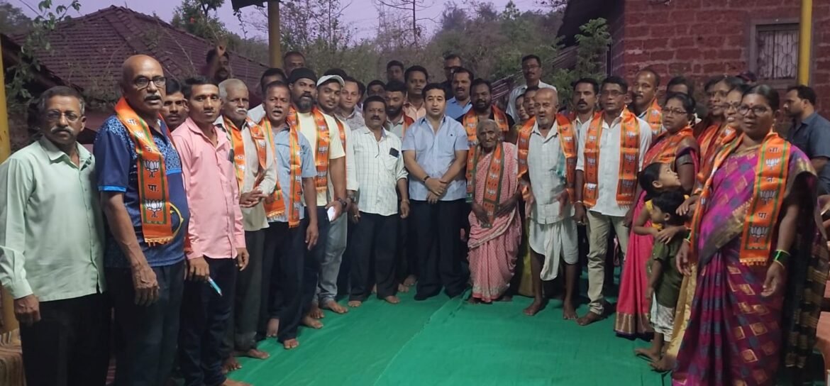 तोंडवली इस्वलकर वाडीतील असंख्य ग्रामस्थांचा आमदार नितेश राणेंच्या उपस्थित भाजपमध्ये प्रवेश
