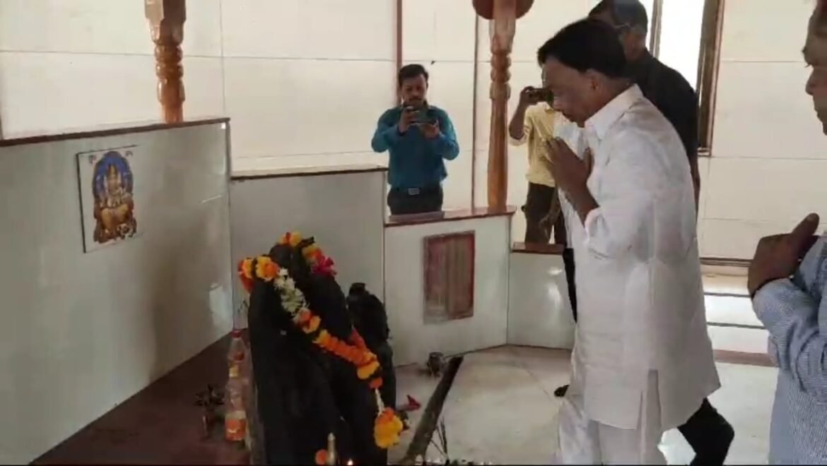 नारायण राणे यांनी घेतले ग्रामदेवतेचे दर्शन, उद्या भरणार उमेदवारी अर्ज
