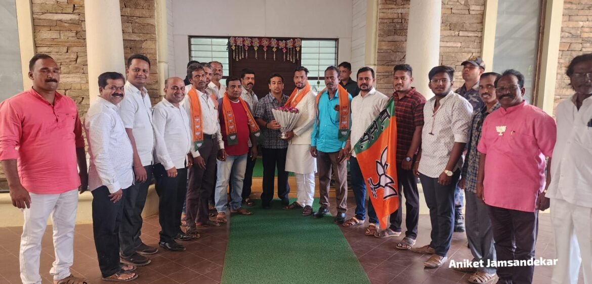 डांबरे येथील उबाठा गटाचे विद्यमान ग्रामपंचायत सदस्य रघु जाधव यांचा भाजपात प्रवेश