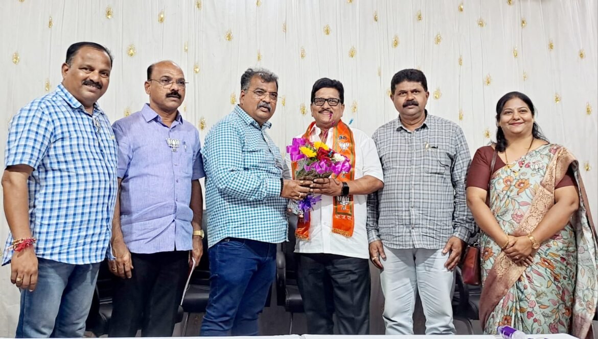 प्रथितयश उद्योजक व झाटये काजु चे मालक सुधिर झाटये यांचा भाजपा मध्ये प्रवेश