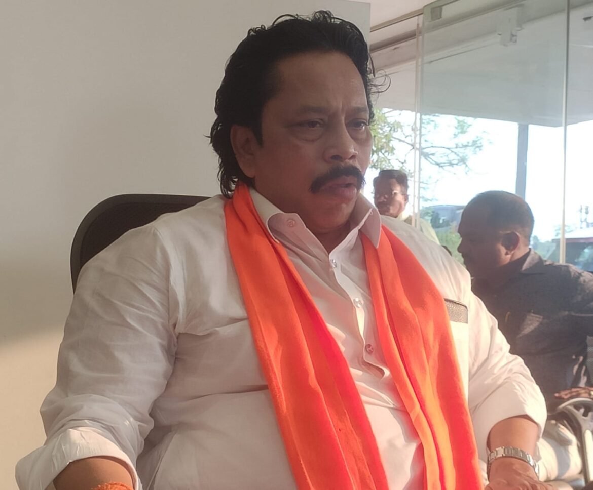 शुक्रवार 3 मे रोजी संध्याकाळी 6 वाजता राज्याचे माजी मुख्यमंत्री तथा शिवसेनाप्रमुख उद्धवजी ठाकरे यांची जाहीर सभा
