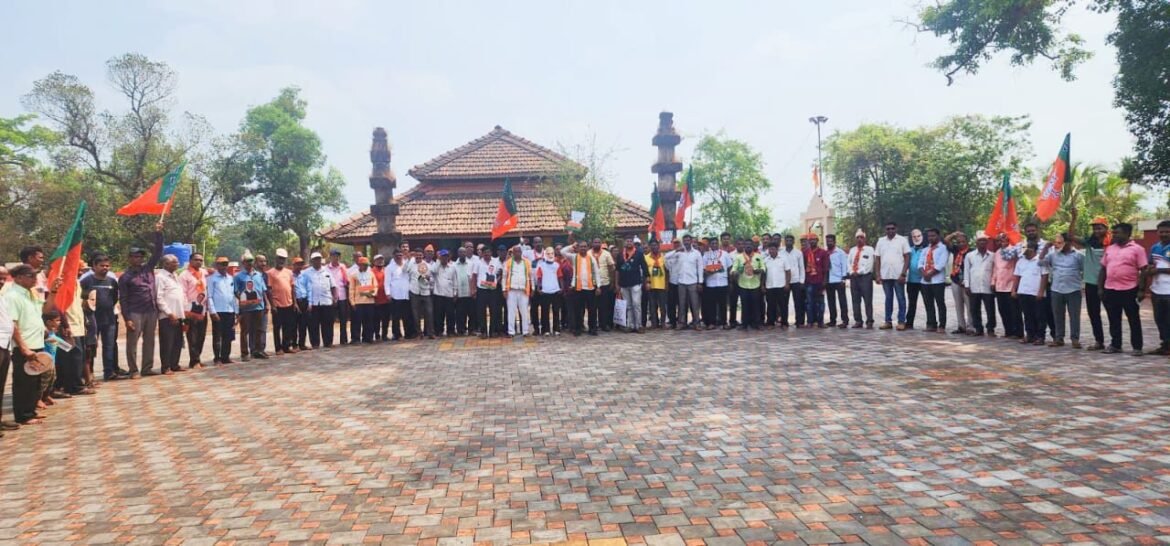 लोरे येथे महायुतीचे उमदेवार श्री. नारायण राणे यांच्या प्रचाराची झंजावाती सुरुवात