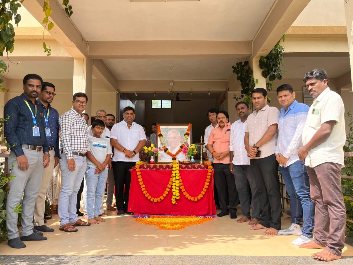 विजयभाऊंचे समाजसेवेचे व्रत जोपासणे हीच त्यांना खरी श्रद्धांजली – संदेश पारकर*