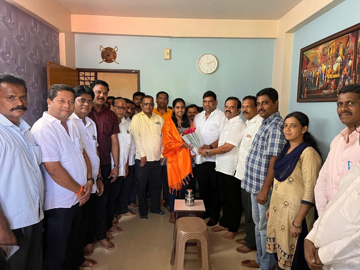 दहावी व बारावी परीक्षेत जिल्ह्यात प्रथम आलेल्या कुडाळ तालुक्यातील विद्यार्थ्यांचे आ. वैभव नाईक यांनी केले अभिनंदन