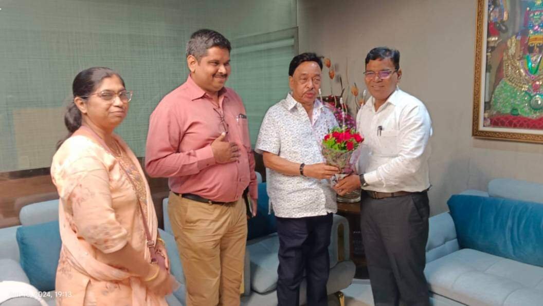 नवनिर्वाचित खासदार नारायण राणे यांचे कार्यकारी अभियंता अजयकुमार सर्वगोड यांनी भेट घेऊन केलं अभिनंदन