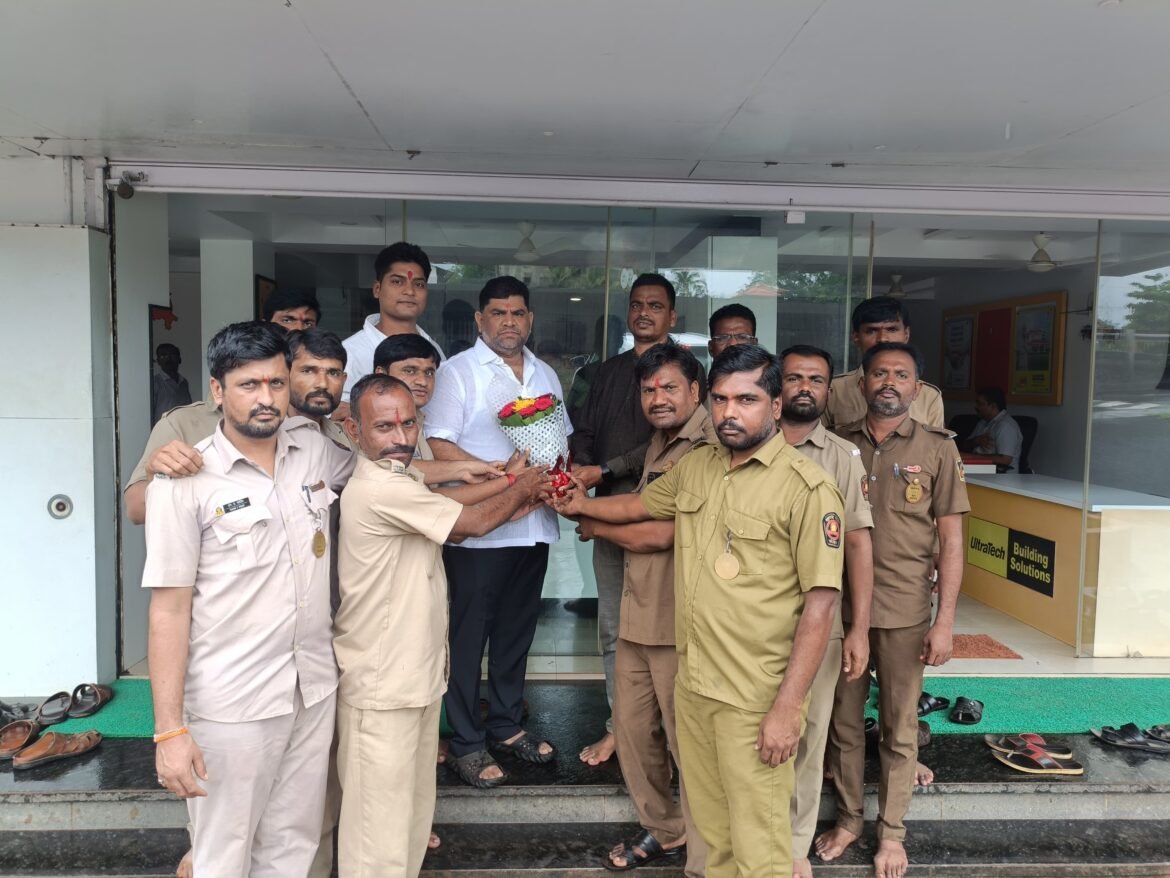 अधिवेशनात एसटी कर्मचाऱ्यांचे प्रश्न मांडल्याबद्दल आ. वैभव नाईक यांचे एसटी कर्मचाऱ्यांनी मानले आभार